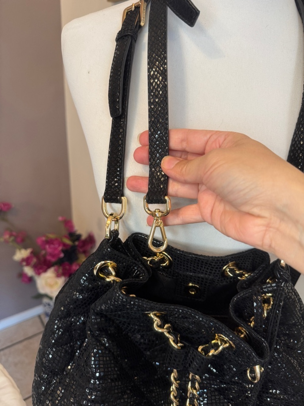 Michael Kors Black Sequin Drawstring Shoulder Bag with Gold Hardware - Picture 4 of 7